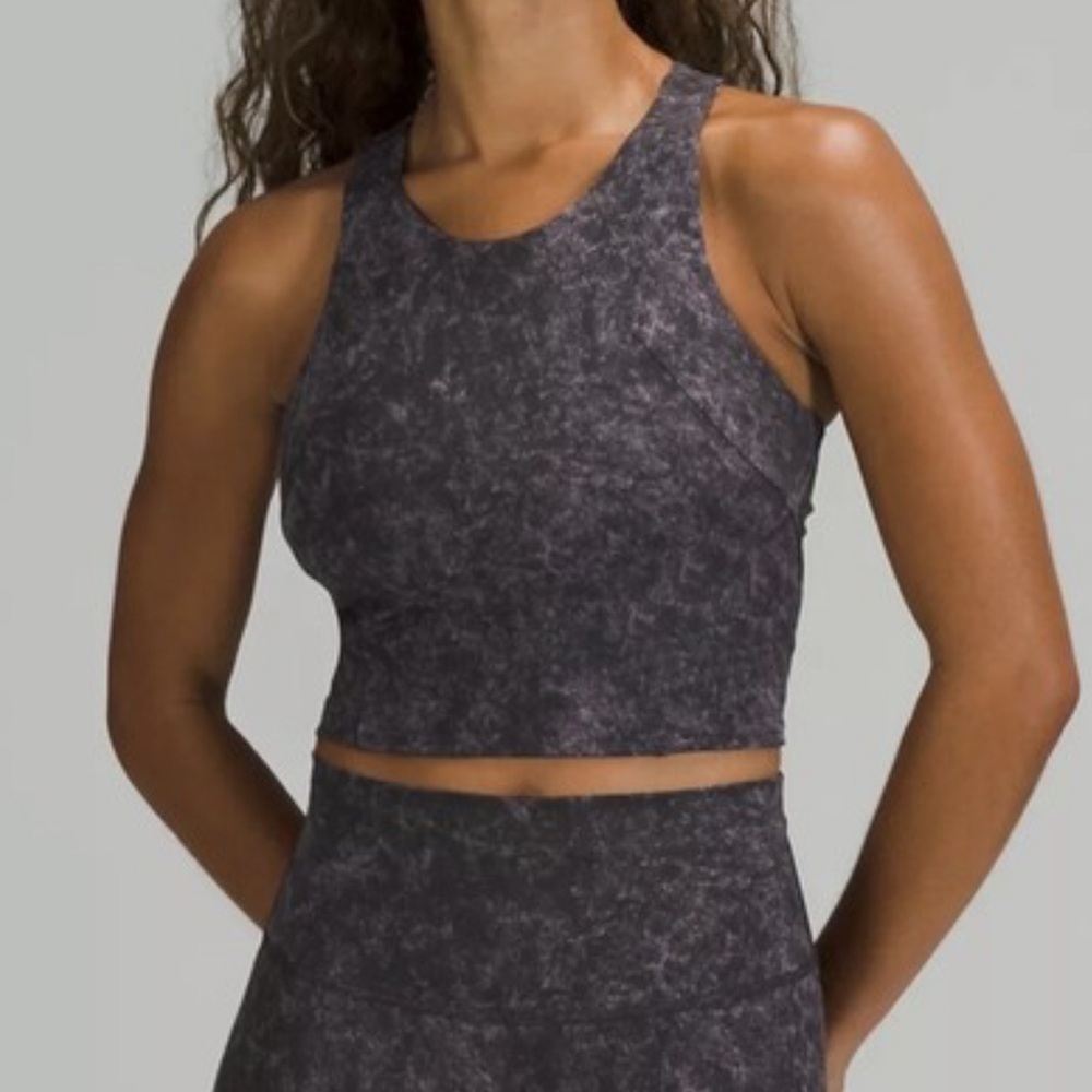 LULULEMON 12 Invigorating black metallic training woman crop tank activewear